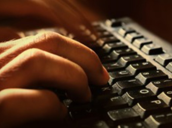 【悲報】ブラインドタッチ、できない