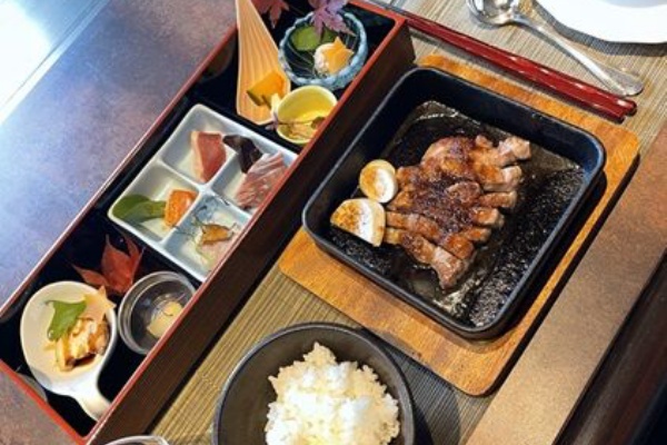 あっちこっち ここdeランチ - 福山市