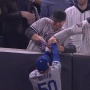 【MLB】ドジャースVSヤンキースで、ヤンキースファンが一生出禁レベルの行動をしてしまう… 流石にこれはアカンやろ…