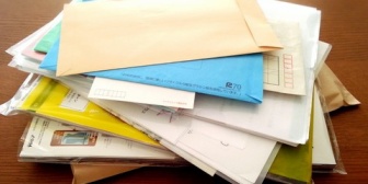 旦那への手紙書類が義実家にまだ届くものがあって、その度にうちに送ってくれるんだけど必ず封が開けてあるんだけどこれって普通？