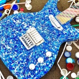 『海を漂うゴミのオーシャンプラスチックからギターを作ってみた』の画像