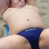 浜辺で ポッチャリさんの 水着姿