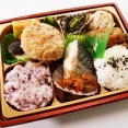 【🍱】市販の弁当に混ざってると少しだけ「🥺」な顔になる具材