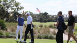 朝日新聞「トランプと５時間ゴルフの安倍首相、世界にどう受け止められるのか熟慮しろ」