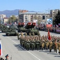 ロシア・サハリン州で「対日戦勝記念日」の式典を開催…旧日本軍との戦闘の再現劇も！