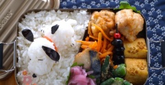 ・持ってくるもの…お弁当