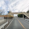 11歳女児が軽自動車にはねられ意識不明の重体　片側1車線で横断　歩道橋アリ、横断歩道ナシ