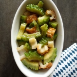 『ゴーヤとちくわのめんつゆ和え【レシピ2357】#お弁当 #お弁当おかず #簡単レシピ #時短料理 #レンチン #電子レンジ料理 #レシピ #おかず #節約レシピ #ゴーヤ #ちくわ #めんつゆ #ごま油』の画像