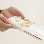 【お祝い】孫に入学祝いで「5万円」を渡したら、不満そうな顔になりました。 どのくらいあげるのが「普通」なのでしょうか？