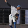 万波が連夜のレーザービーム　延長十回、山足の右翼線破る一打も二塁で刺す