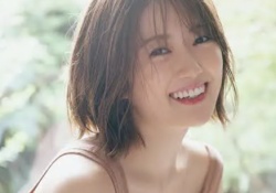 【画像】最新の樋口日奈さん、濃厚すぎるベッドシーン