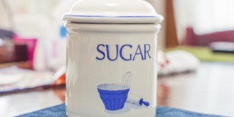 もしかしてちょっと味覚おかしい？　基本メシウマな嫁なんだが、頼んでも料理に砂糖を使ってくれない。味に深みが出ると俺が言っても…