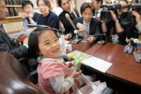 青木鈴花ちゃん保育園に行けます 日本人 荒川ヒロシ Carry On Carry Out