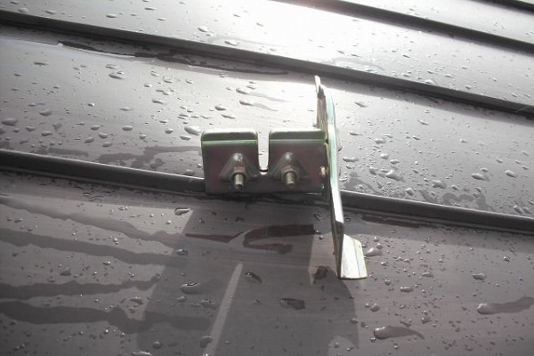 佐藤隆生ｉｐ研究所 旧 屋根の興研 所長のぶろぐ 雪止め金具の取り付け方