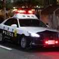 【衝撃】警察官「ん？あいつパトカー見て視線そらしたぞ？職質します」→