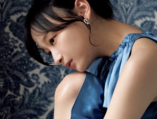 日向坂46のOGさん、ノースリーブでバストを強調してしまうwwwwwww