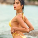 【芸能】女優・菜々緒、大胆な水着ショットにフォロワー驚がく 「布の面積が…」「どこの王女さまかと」  [冬月記者★]