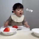 「パパのお皿だけイチゴが無い……」という状況で少女が見せた、大人には到底思いつかない優しさ