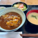 町蕎麦のカレー丼　土支田 松寿庵