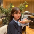TOEIC965点の元銀行員モデル、1年ぶり母校凱旋で現役感すごすぎｗｗｗ