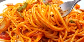 【涙腺崩壊】バイト先のファミレスに母ちゃんが食べに来た時、家に帰ってから二度と来んな！って怒ってしまった。それから30年以上経ち先日母ちゃんが亡くなって遺品整理してたら