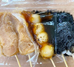 函館はお盆が2度あるから函館市湯川町「餅とお菓子 銀月」でお団子を買う！