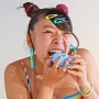 【衝撃画像】フワちゃん「ネイルしたままレントゲン写真撮っちゃった！やべ！」　→　実際できあがったとんでもない写真がこちらｗｗｗｗｗ