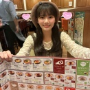 【秋吉優花】「いっぱいあります❤️どれにしますか❓」 とメニューを広げてくれる師匠