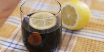 父との思い出でもあるホットコーラを飲んでいると旦那も飲んでみたいというから渡したら「まっずぅ。おまえよくこんなん飲めるな」ここまでは好みだから良いけど…