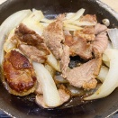 見よ本州民！これが「吉野家」の北海道限定ジンギスカン定食だ