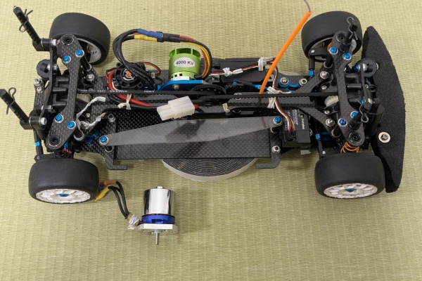 MシャーシのRCカーをつくる