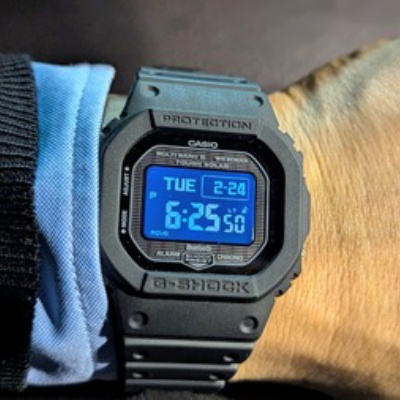 好評のタフソーラー付きカシオーク「GBM-2100」のアイスブルーが