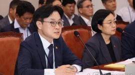 【不法滞在】韓国産業相、労働者３００人拘束で米商務長官に「強い遺憾」…ネット「違法行為しておいて遺憾と言える面の厚さ」