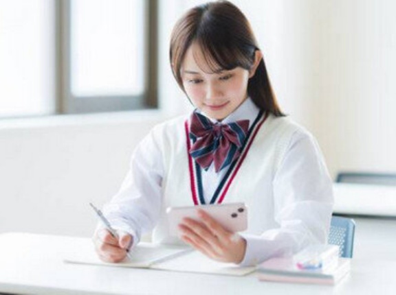 【スマホ】急増する「自分の頭で考えない子」。すぐ検索が当たり前に 「タイパ」至上主義