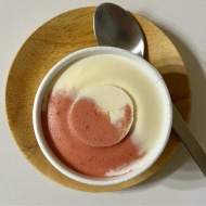 練らなくてもおいしい！ハーゲンダッツ　いちご練乳みるく