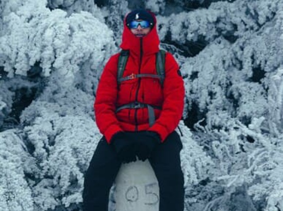 まさかモンベルを普段着に使ってるのか