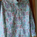 Libertyの希少な布でシャツ