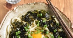 韓国のりたっぷり!釜玉うどん