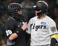判定に不服な森下に対してファン『別に審判とケンカしてもいいんじゃね』←これ