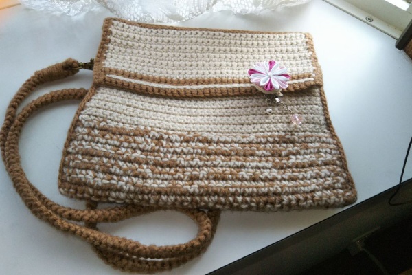 売れないハンドメイド 売れる手作り品 毛糸でカバン