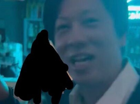『女体シャンパンタワー』の人、「どうしたら許してくれますか？みんなで『あの動画はAIで作られた偽物だった』という事実は作れないですか？協力してください」