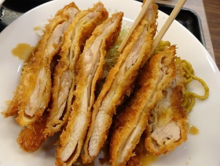 ■池袋の「ミトヤ」で、デカ盛りチキンカツ！