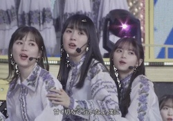 【神GIF】この目が泳いでいる賀喜遥香ちゃん好きな奴wwwwwwwwww