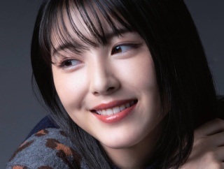 【動画】浜辺美波さん、ついにおへそを解禁ｗｗｗｗｗｗｗｗｗｗｗｗｗｗ