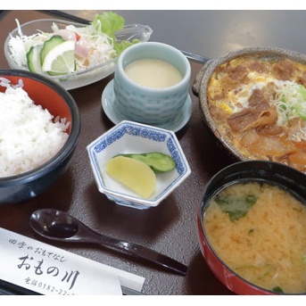 ぶらり、牛卵とじ定食@割烹 おもの川【横手市】