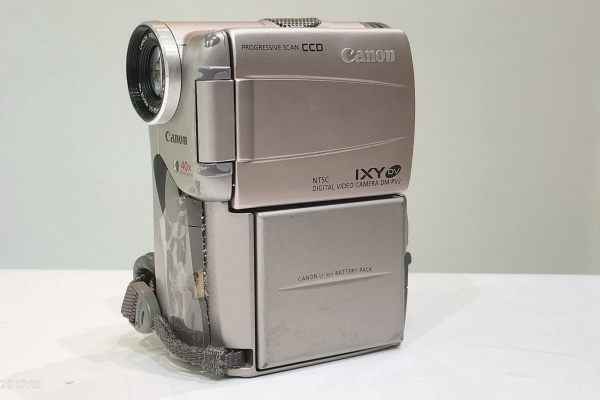 希少！キャノン　IXY DVWM2 Mini DV ビデオカメラ　 デジタル化 IXY DV - キヤノンカメラミュージアム