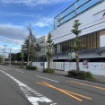 【開店予定】屋上にネット。何になるのか気になる。警察署横のクリエイト出店予定地。イシバシテニスガーデンだったところ。(沼津市平町)