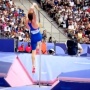 パリ五輪・フランスの棒高跳びで優勝候補男性の「ブツ」がデカすぎて引っ掛かってしまう悲劇