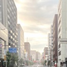 早朝の街は静まり返っていました