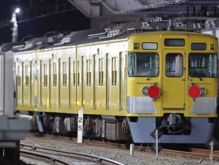 所沢駅副本線に停車中の近江鉄道甲種263F＋2417F＋2419F